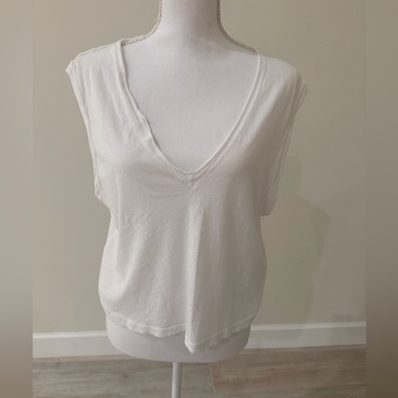 We The Free Tops - Free People We The Free White V-Neck Tank Top T-Shirt